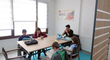 Talas’ta Apartman Altı Kütüphaneler Yoğun İlgi Görüyor