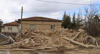 Yahyalı'da Harap Olmuş Evler Yıkılıyor