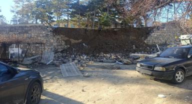 Yahyalı’da İstinat Duvarı Gece Saatlerinde Çöktü