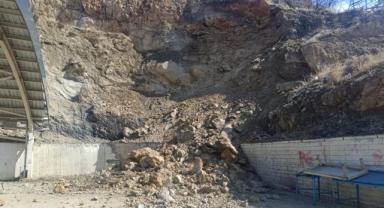 Yahyalı’da Yamaçtan Kopan Kaya Paniğe Neden Oldu