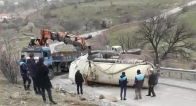 Hacılar’da Vidanjör Devrildi, Sürücü Kurtuldu