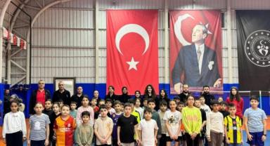 Kayseri’de 18 Mart Anısına Badminton Turnuvası Başladı