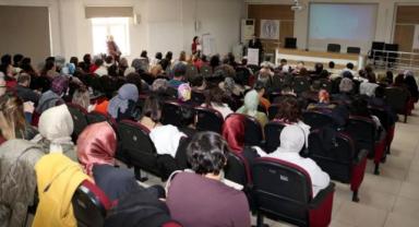 Kayseri’de Sağlık Personeline “Anne Sütü Danışmanlığı” Sertifikaları Verildi