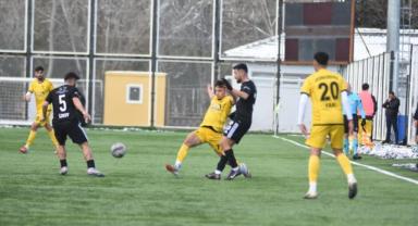 Kötü Gidişat Sürüyor: Kocasinan Şimşekspor 1-0 Yenildi