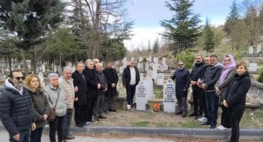 Gazeteci Oktay Ensari Ölüm Yıl Dönümünde Dualarla Anıldı