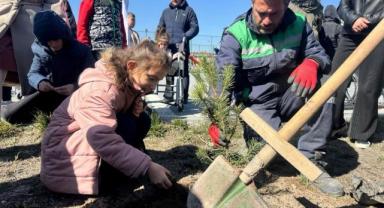 Özel Öğrenciler “Yeşil Vatan” İçin Fidan Dikti