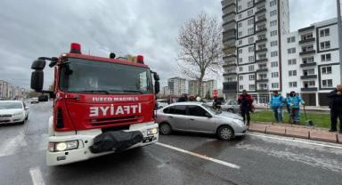 Bağdat Caddesi’nde Kaza: İki Otomobil Çarpıştı