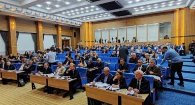 Büyükkılıç Mecliste Bürokratları Savundu