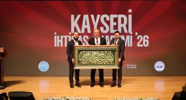 Çavuşoğlu: İran Konusunda İlkeli Bir Duruş Sergiliyoruz