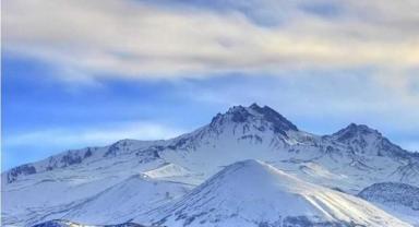 Erciyes’te Kuruyan Şelale Yağışla Yeniden Canlandı