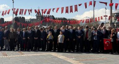 Kayseri’de 23 Nisan Coşkusu Cumhuriyet Meydanı’nda Yaşandı