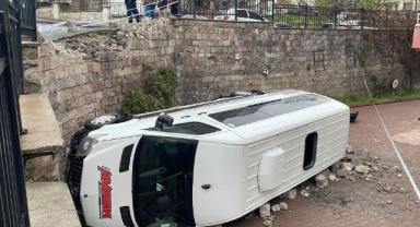 Kayseri’de Feci Kaza: Minibüs 6 Metreden Uçtu, 1 Yaralı