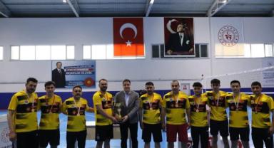 Pınarbaşı Voleybol Turnuvasında Şampiyon Karahacılı Oldu