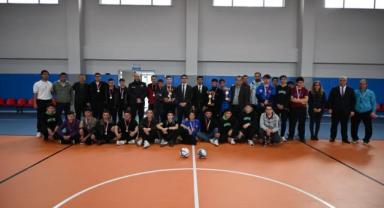 Sarıoğlan’da Gençler Futsal Turnuvası Tamamlandı