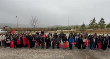 Sarız’da Duygu Dolu Anma: Şehit Öğretmen ve Öğrenciler Unutulmadı