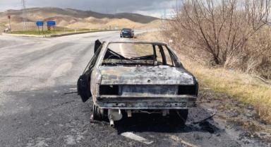  Seyir Halindeki Otomobil Alev Aldı