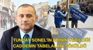Tuncay Sonel’in Adının Verildiği Caddenin Tabelaları Söküldü